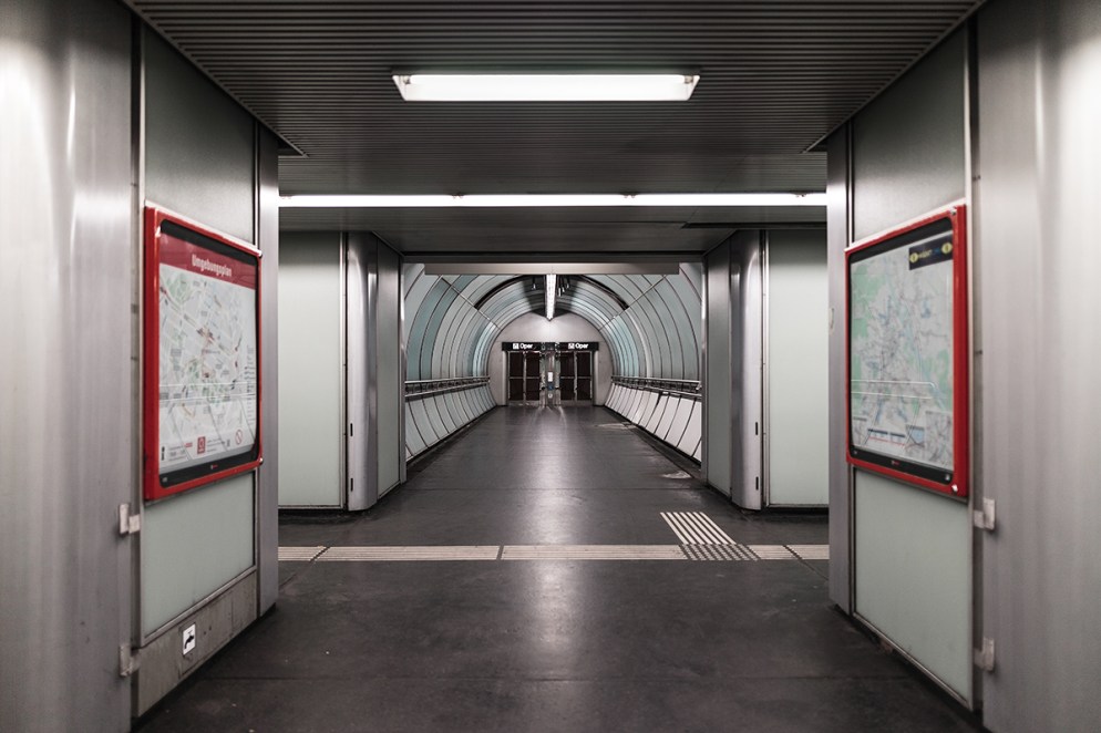 150627_XFLO1052_Wiener-U-Bahn_U1_Karlsplatz_1200